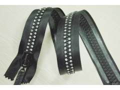 廠家直銷鉆石拉鏈_供應(yīng)產(chǎn)品_廣東深圳國(guó)旗拉鏈