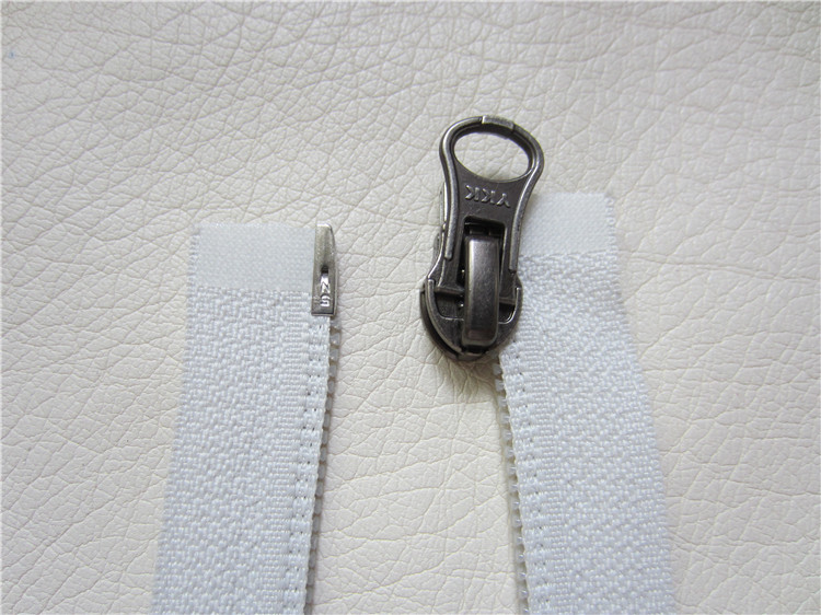 YKK5號(hào)尼龍單頭反裝左插開(kāi)尾拉鏈 淺灰色 多個(gè)長(zhǎng)度 外套拉鏈TN814