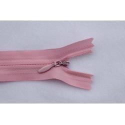 東莞市凱豐拉鏈 專(zhuān)業(yè)定做3號(hào)隱形拉鏈，品質(zhì)與服務(wù)的完美結(jié)合